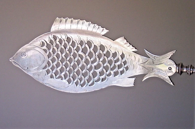 Dutch Kempen & Zoonen 833 Silver Pierced Engraved Fish Server