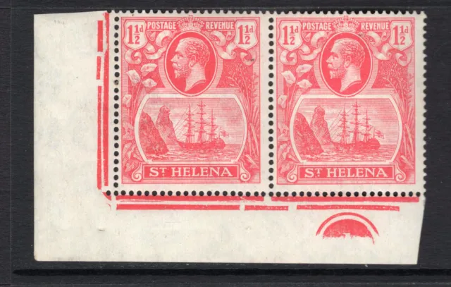 M20979 St Helena 1923 SG99/99c - 1½d rose red PLATE pair with CLEFT ROCK variety