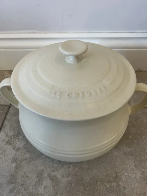 Le Creuset large casserole bean soup pot, double handled, cream stone
