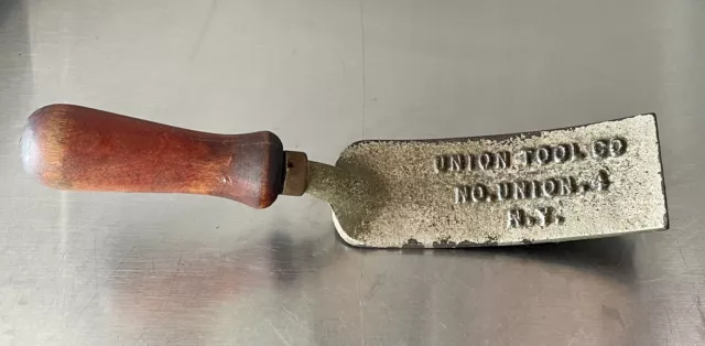 Vintage Union Tool Co. No. 4 Curved Concrete Center Groover Tool 10 1/4" Long