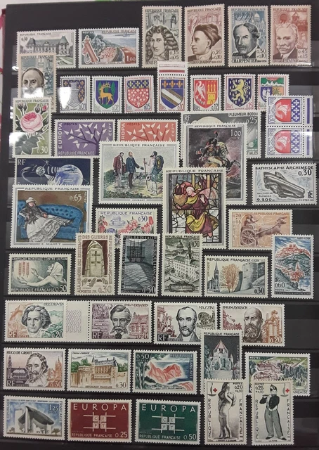 Carnets et timbres de service français de la Croix-Rouge lot