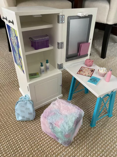 Z's desk american shop girl