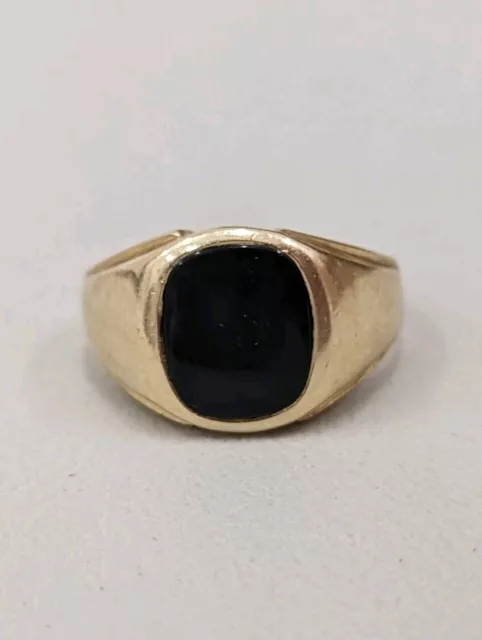 585 14K Yellow Gold Onyx Signet Ring