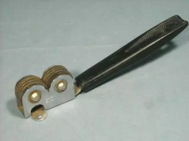 Vtg Ecko Pull Through Manual Knife Sharpener Chromium Plated Black Handle Usa