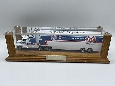 Racing Champion Richard Petty Transporter Autograph Truck STP Signed 43 Nascar
