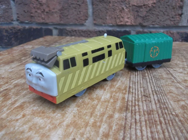 THOMAS THE TANK Engine & Friends Motorized Trackmaster Revolution ...