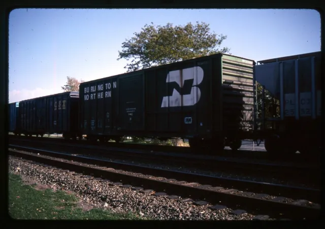 Railroad Slide - Burlington Northern #321592 Box Car 1990 Western Springs IL BN