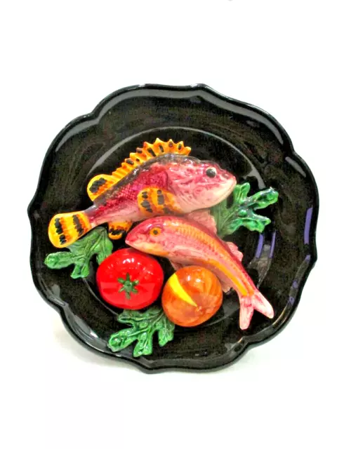 Assiette en céramique de Vallauris à décor de poissons
