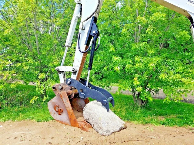 Takeuchi TB125 TB225 TB025 HYDRAULIC MINI EXCAVATOR THUMB GRAPPLE CLAMP CLAW CAT