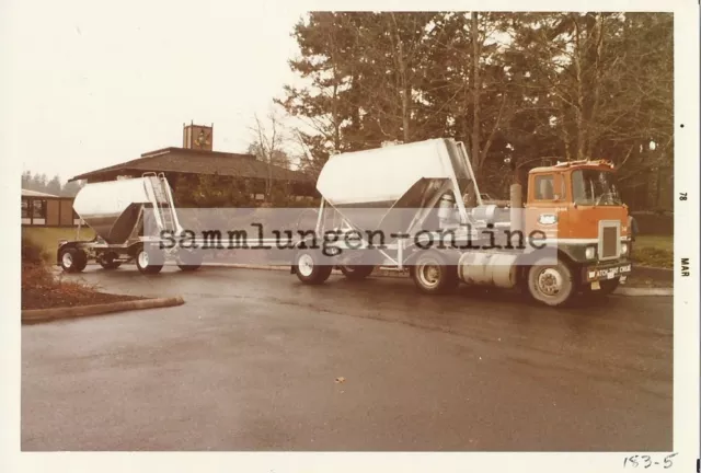 Pneutmatic Semi Trailer & Pull Trailer Lastkraftwagen LKW Foto Fotografie Truck