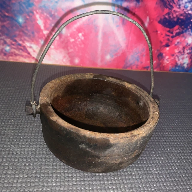 VINTAGE 4” CAST Iron Pot W/ Handle Ty32 Used! Rare! Heavy! 49.99