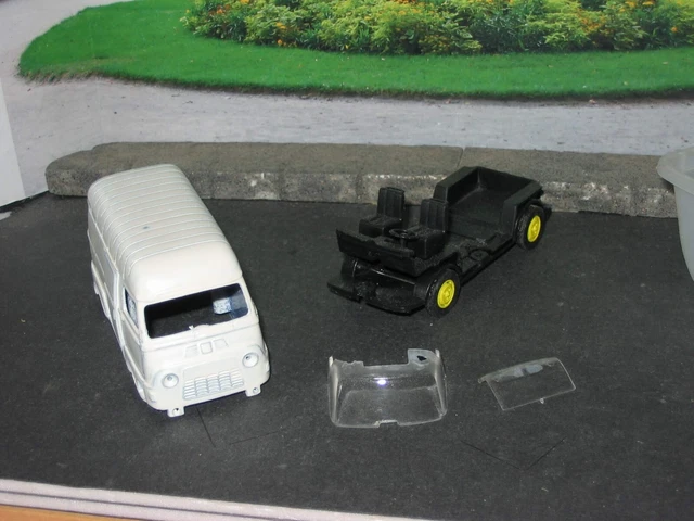 Renault Estafette à finir de restaurer, sous couche avec peinture d'apprêt