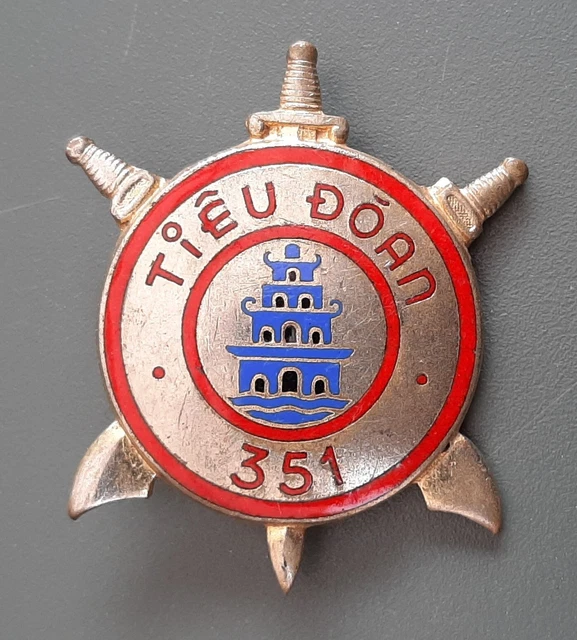 INSIGNE 1° LEGION De Garde Republicaine De Marche-Gendarmerie En