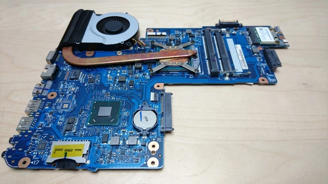 TOSHIBA SATELLITE C850 C855 Series C850-1NU C855-1TF C855-29M