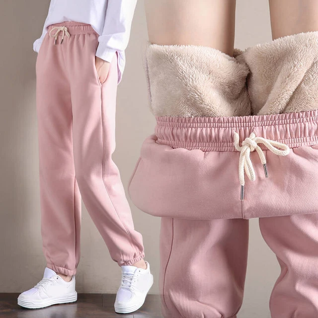 Damen-Jogginghose Mit Weichem Fleecefutter Und Schmalen Bündchen Mit Taschen. ˇ