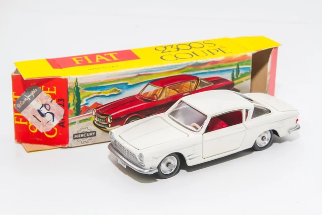 Ancien jouet Solido ,série 100 Fiat 2300 cabriolet Ghia N°133 ,no