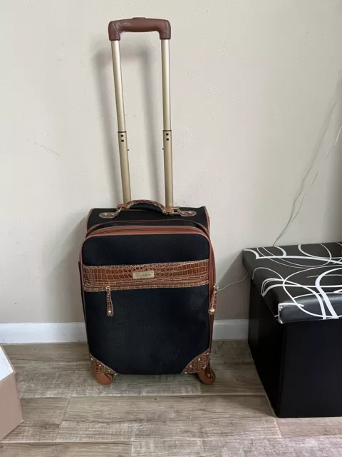 Samantha Brown and Black Faux Croco Embossed 22" Spinner Wheeled Upright Luggage