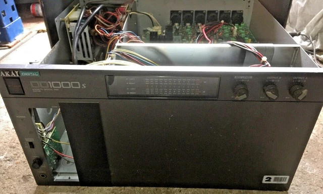 SAMPLER AKAI S2000PB Stereo Midi EUR 220,00 - FR