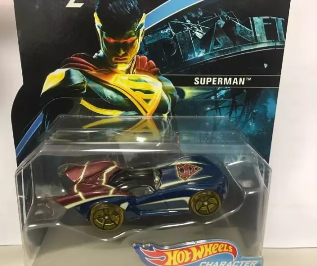 Hot Wheels - DC Comics SUPERMAN Injustice 2 Modellino Character Cars Metallo 7cm