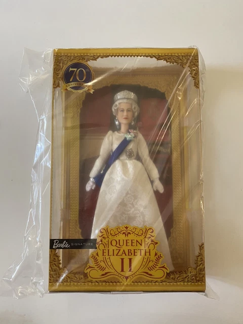 BARBIE SIGNATURE JUBILÉ de Platine Queen Elizabeth II Mattel NEUVE