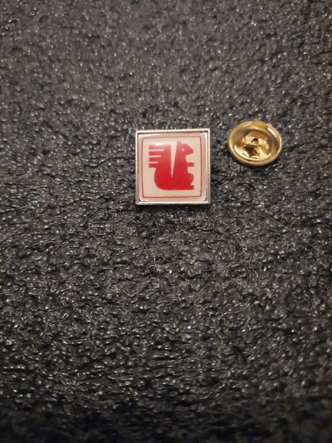 Lot De 4 Pins Caisse D'Épargne – écureuil, Rugby, Pack Banque, Badges