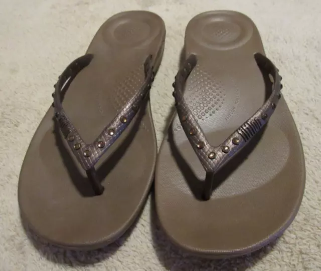 FitFlop Women’s size 8 Bronze Brown iQushion Ergonomic Flip-Flops, Sandals
