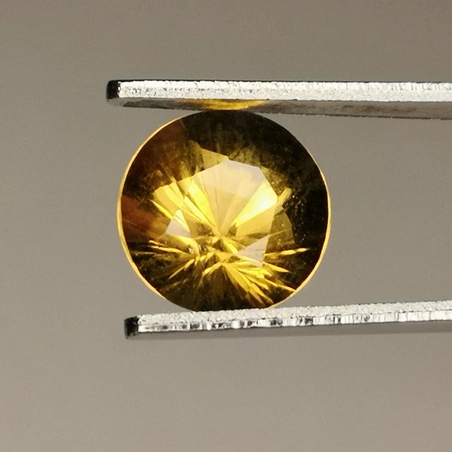 Citrine naturelle du Brésil - VS - Ronde 1.43 Carat