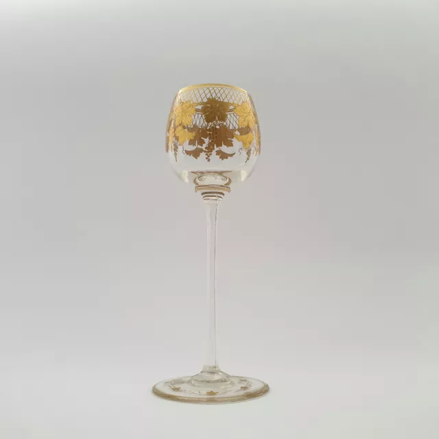 Jugendstil - Römer / Weinglas gold mit Weinlaubdekor, um 1900.