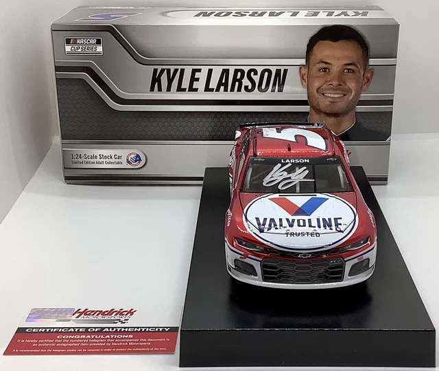 Kyle Larson 2021 Valvoline Instant Oil Change #5 1:64 – Action Diecast Camaro ZL1