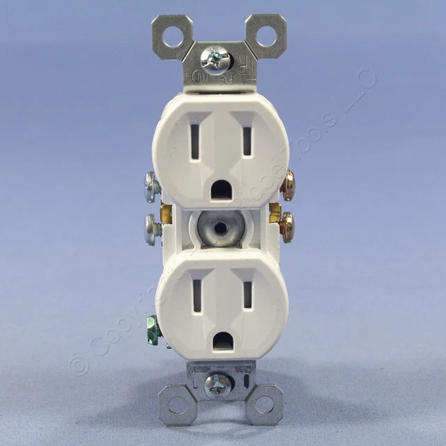 P&S White Tamper Resistant Receptacle Outlet 15A NEMA 5-15R Bulk 3232TR-WCC14