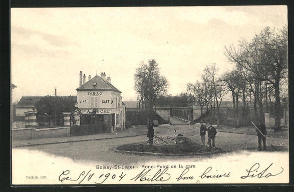 CPA Boissy-St-Leger, Rond-Point de la gare