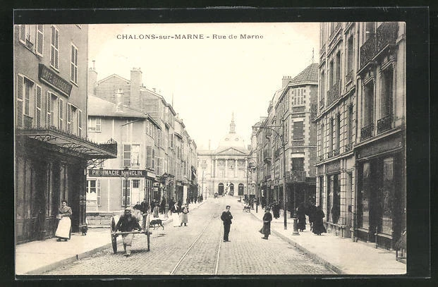 CPA Chalons-sur-Marne, Rue de Marne, vue de la rue