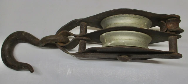 Antique VTG Unbranded Cast Iron Double Sheave Block Maritime Boat Barn Pulley