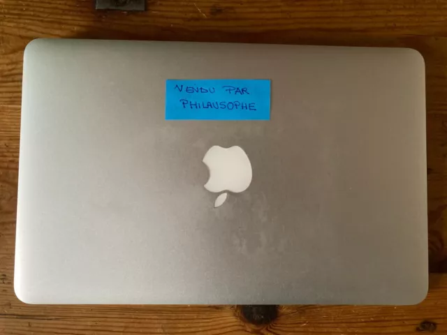 Apple MacBook Air 11,6” (128Go SSD, Intel Core i5 5ème Génération, 1,6 GHz, 4Go)