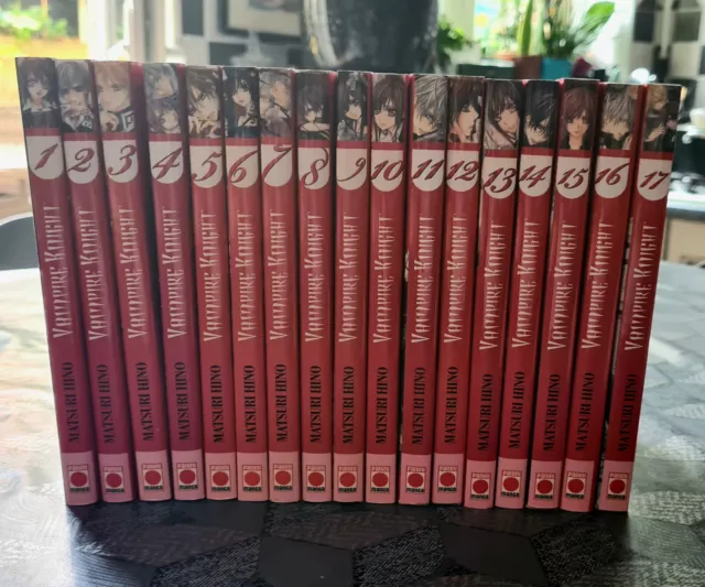 Lot Manga Vampire Knight tomes 1 à 17 en excellent état comme neuf