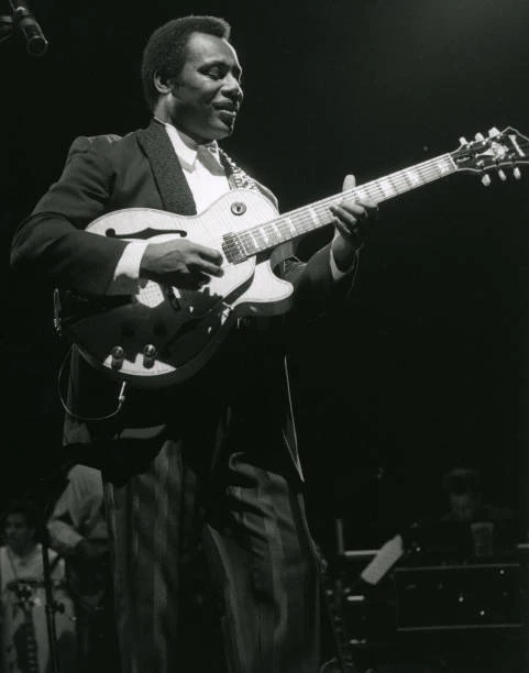 GEORGE BENSON BAND Singer Performing George Benson 1990s Old Music ...