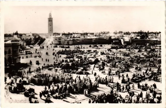 CPA AK MARRAKECH - Place Djema El Fna MAROC (796503)