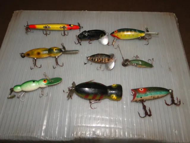 VINTAGE LOT OF 9 Fishing Lures As Pictured Old Lures Some Heddon