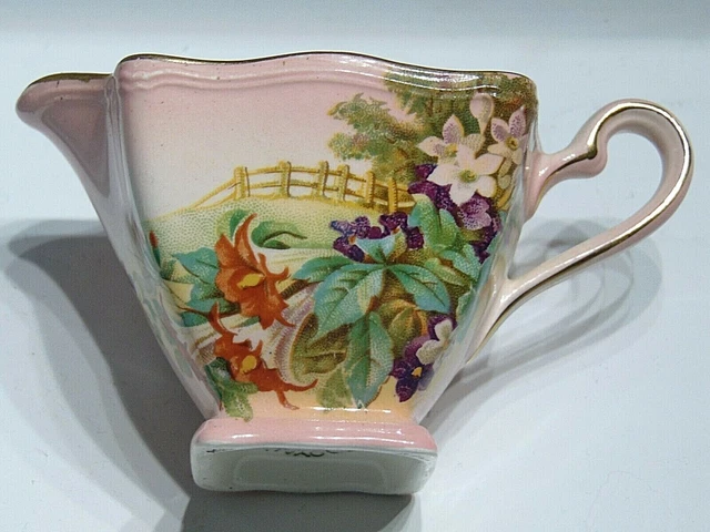 VINTAGE ROYAL WINTON GRIMWADES FLORAL country scene CREAMER