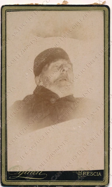 1880c Ritratto post mortem Uomo morto Carte de visite CDV Foto Ogliari Brescia
