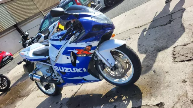 2001 51 Suzuki Gsxr600 K1 Gsxr 600 Gsx R 600 Sports White Blue Fi Clean