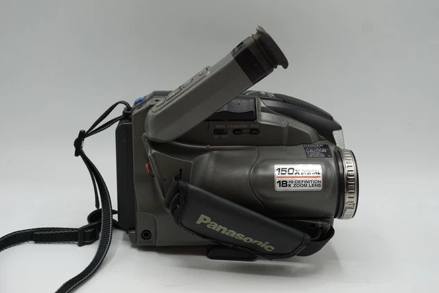 CAMÉRA VINTAGE PANASONIC Palmcorder VHS-C Movie Camera NV-S6 Non Testée EUR 25,00 - FR