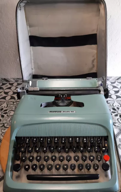 Macchina Da Scrivere Olivetti Studio 44 - Con Custodia