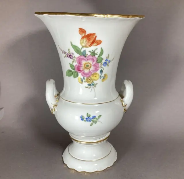 Große Meissen Pokal Vase Henkelvase Kratervase weiß Blumen Gold 1. Wahl TOP!