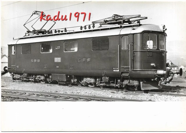 S7) LEICHTE SCHNELLZUGLOKOMOTIVE Re 4/4 427-450. SBB Eisenbahn, Foto