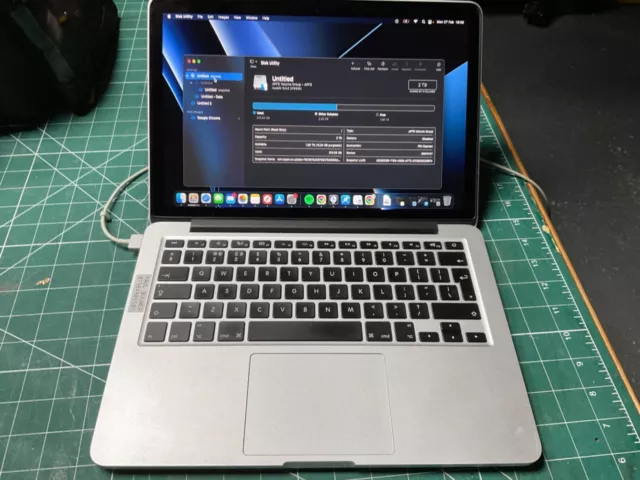 Apple Macbook Pro 13.3” Retina Laptop Intel i5 with 8GB RAM 2tb  SSD Early2015