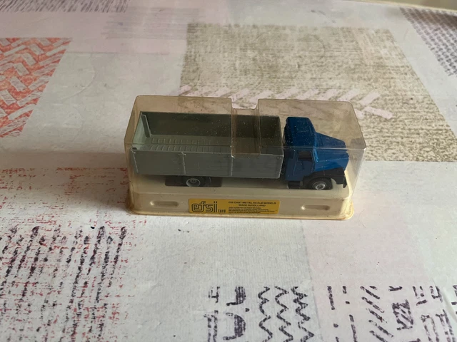 Véhicule [HO] : Camion Renault JN 90 bâché, rouge à bâche grise - SAI