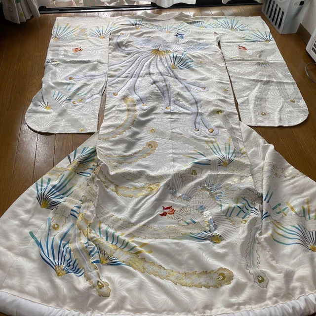 Used Uchikake Japanese Kimono Off-White Color Phoenix Embroidery Very Rare