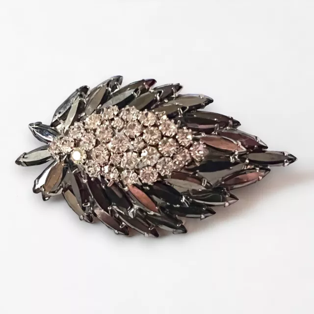 Vintage Juliana Hematite & Clear Rhinestone Domed Leaf Brooch ✨