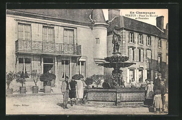 CPA Vertus, Place du Marche et Fontaine